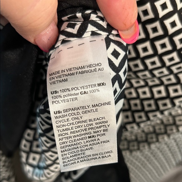 Chico’s Elegant Black and White Women's Top Size 18/20 - Picture 7 of 8